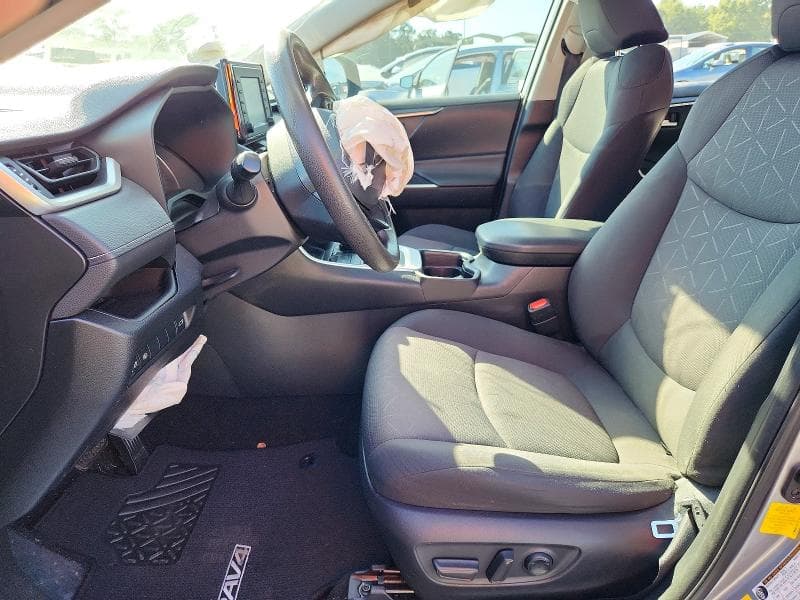 2019 TOYOTA RAV4 XLE 7