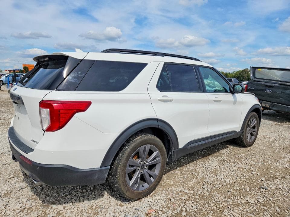 2023 FORD EXPLORER XLT 3