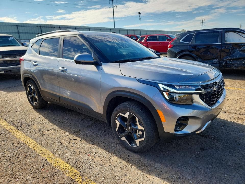 2025 KIA SELTOS EX 4