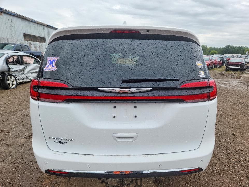 2022 CHRYSLER PACIFICA TOURING L 6