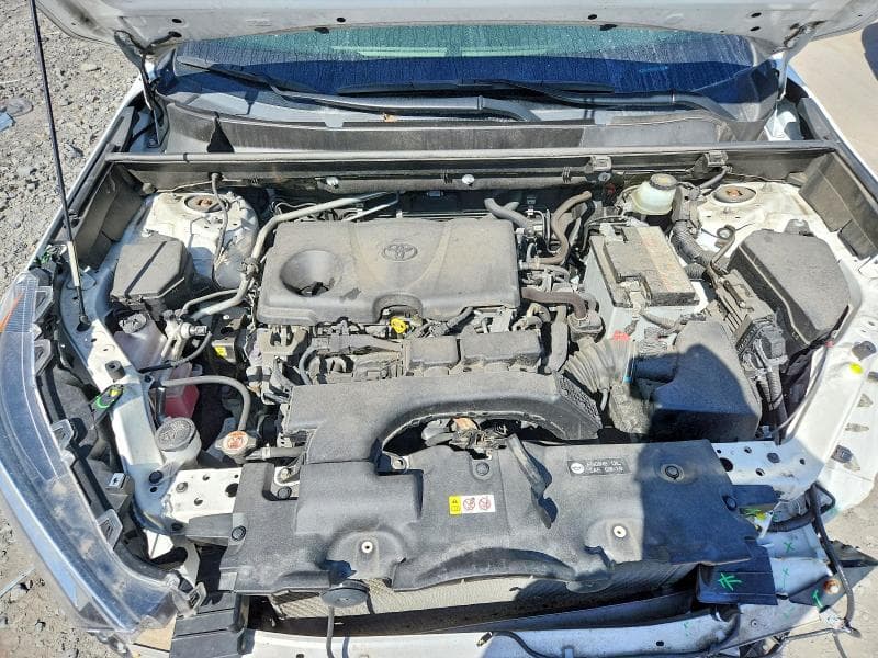 2019 TOYOTA RAV4 XLE 12