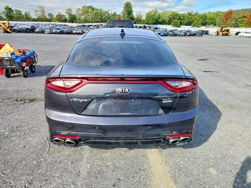 2018 KIA STINGER GT1 6