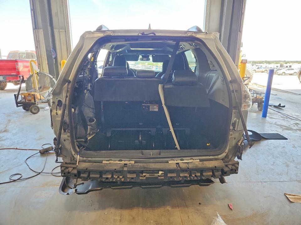 2019 TOYOTA SIENNA SE PREMIUM 7-PASSENGER 6