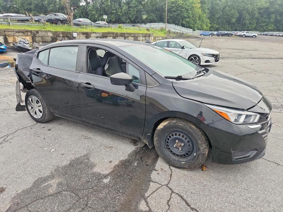 2023 NISSAN VERSA S 4