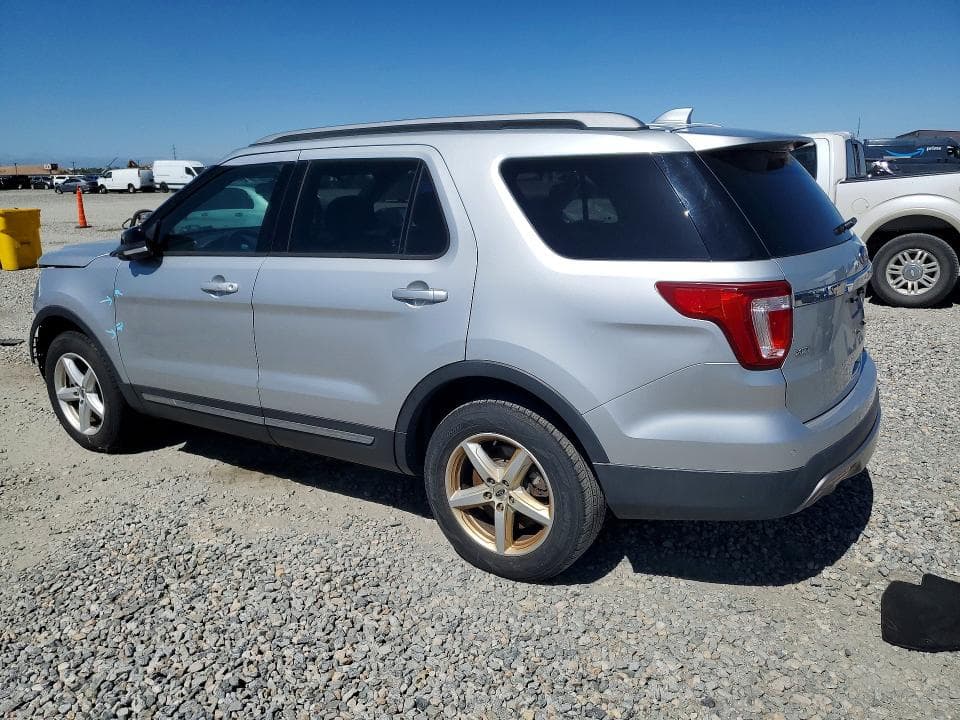 2017 FORD EXPLORER XLT 2