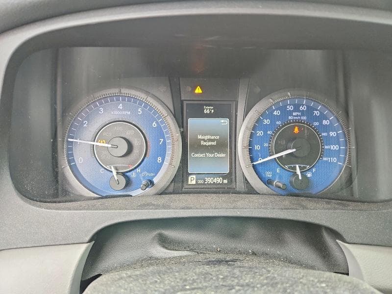 2018 TOYOTA SIENNA LE 9