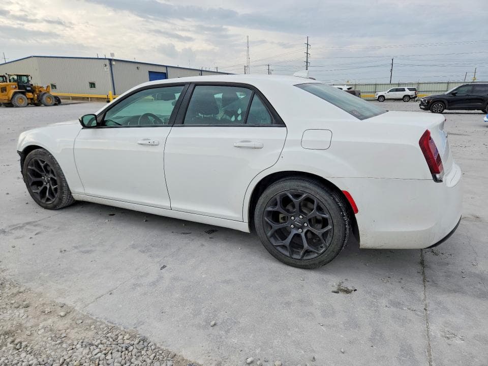2019 CHRYSLER 300 TOURING 2