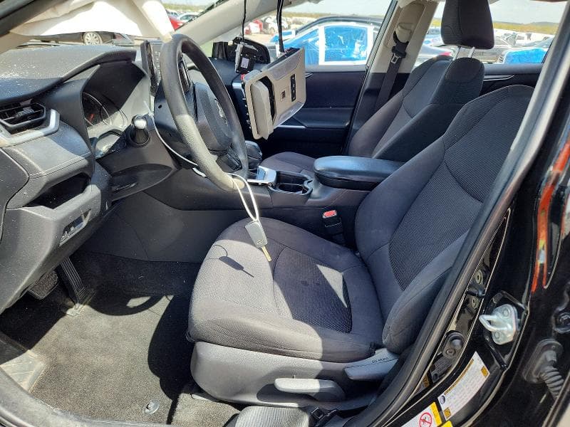 2019 TOYOTA RAV4 LE 7