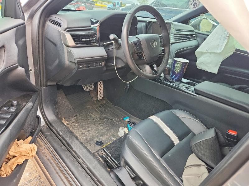 2026 TOYOTA CAMRY SE 8