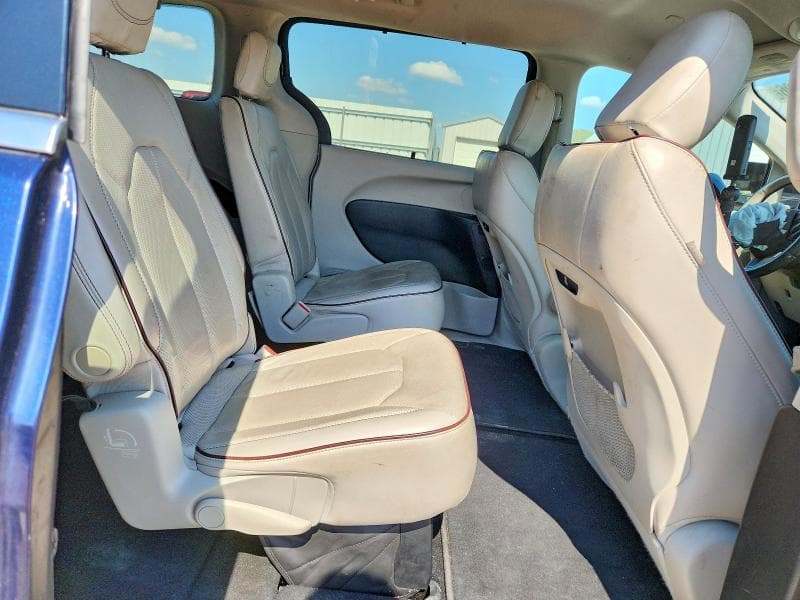 2017 CHRYSLER PACIFICA LIMITED 11