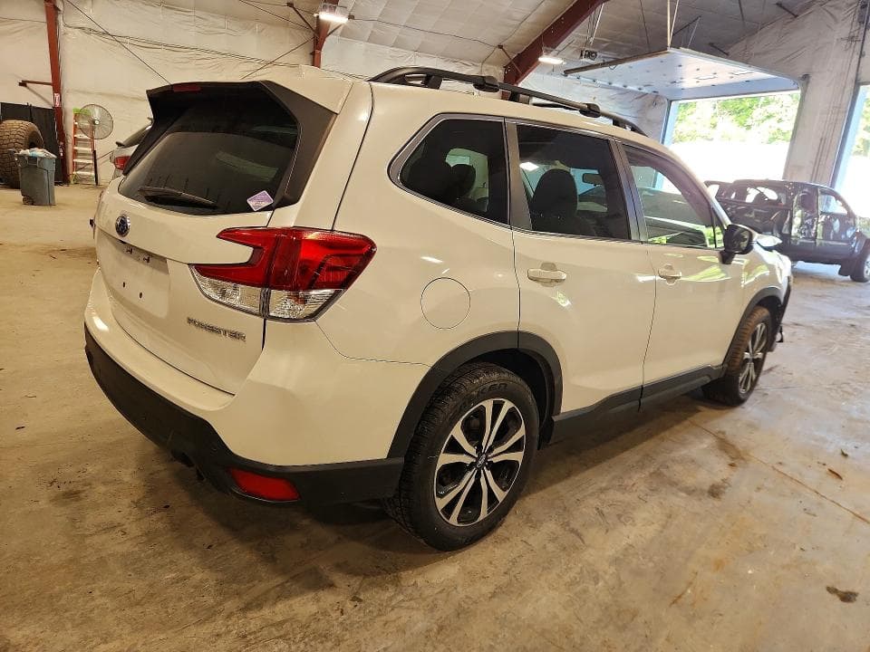 2022 SUBARU FORESTER LIMITED 3