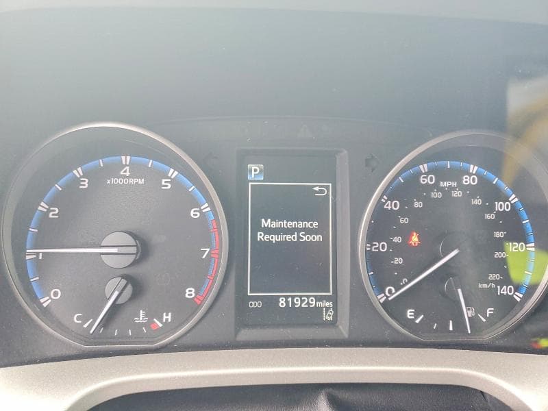 2017 TOYOTA RAV4 XLE 9
