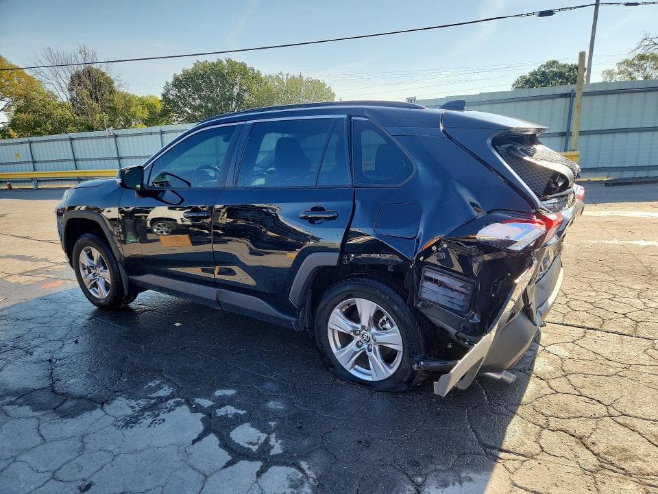2025 TOYOTA RAV4 XLE 2