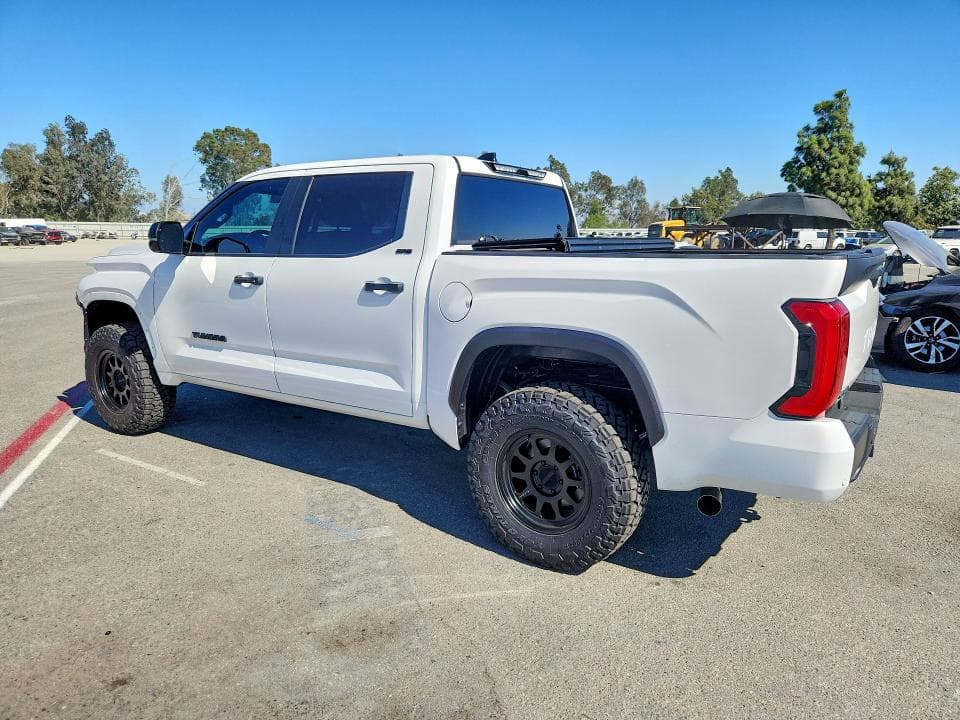 2026 TOYOTA TUNDRA SR5 2