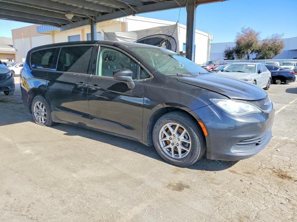 2018 CHRYSLER PACIFICA TOURING 4