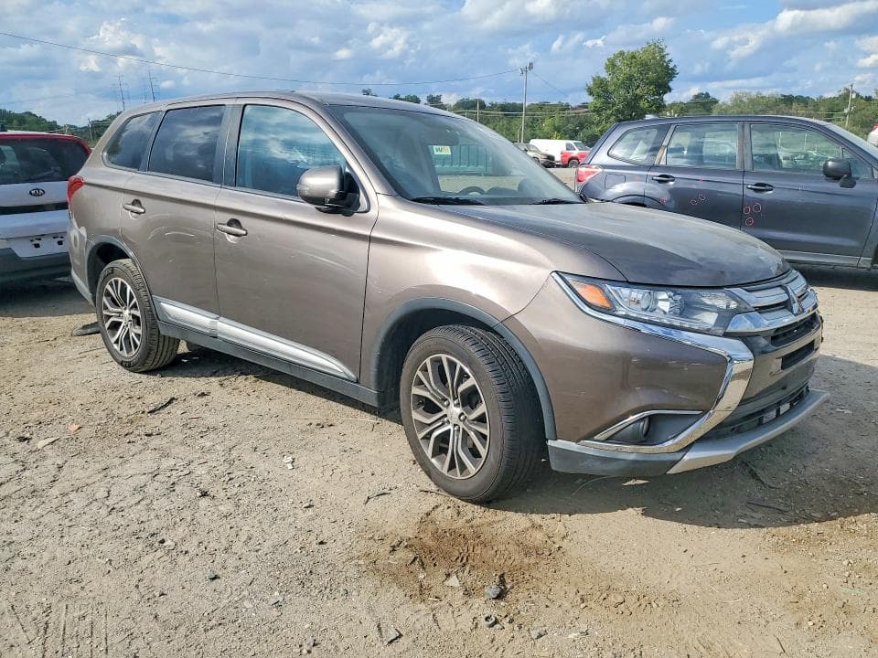 2017 MITSUBISHI OUTLANDER SE 4