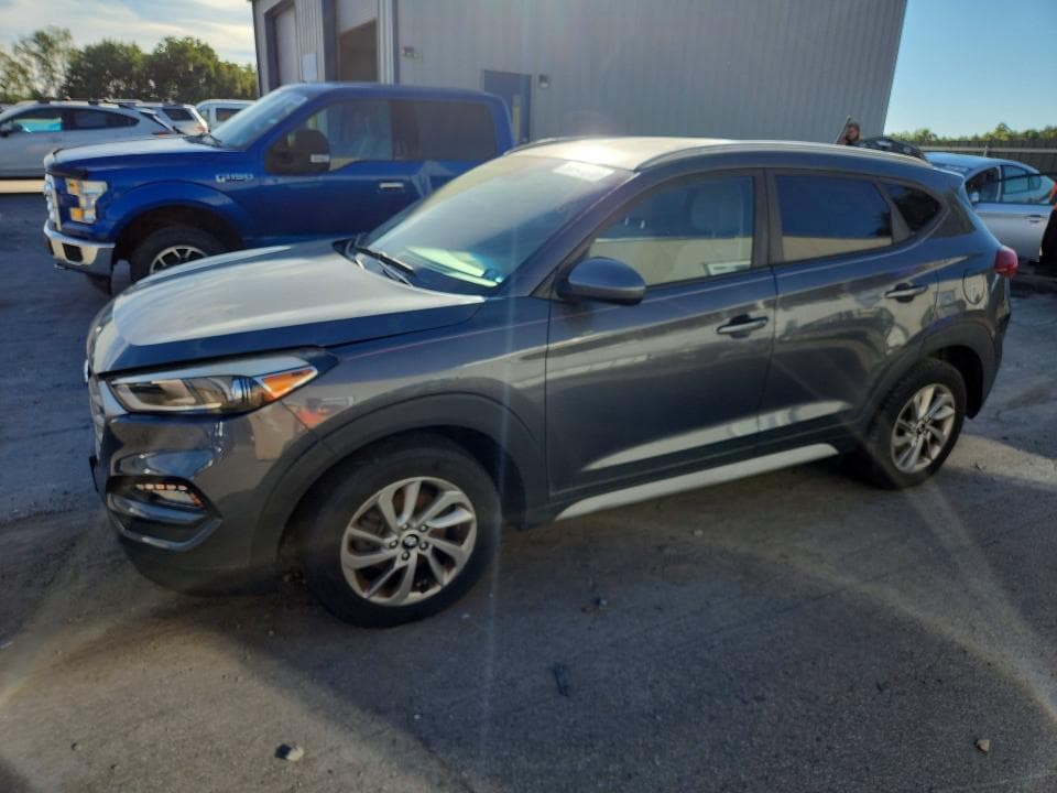 2017 HYUNDAI TUCSON SE - 1