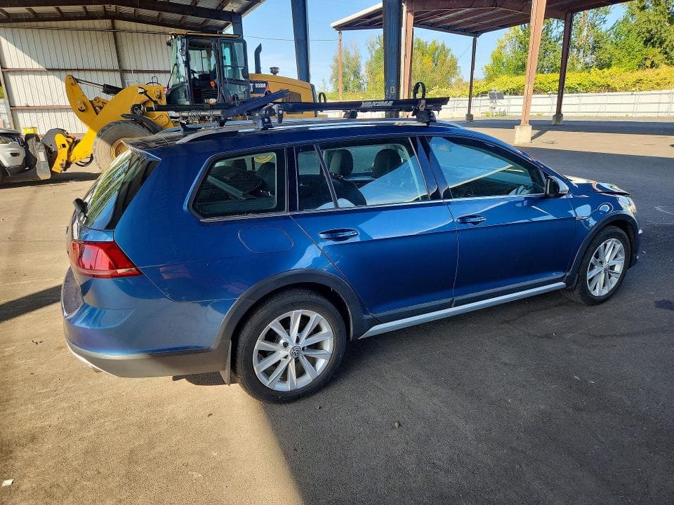 2017 VOLKSWAGEN GOLF ALLTRACK S 3