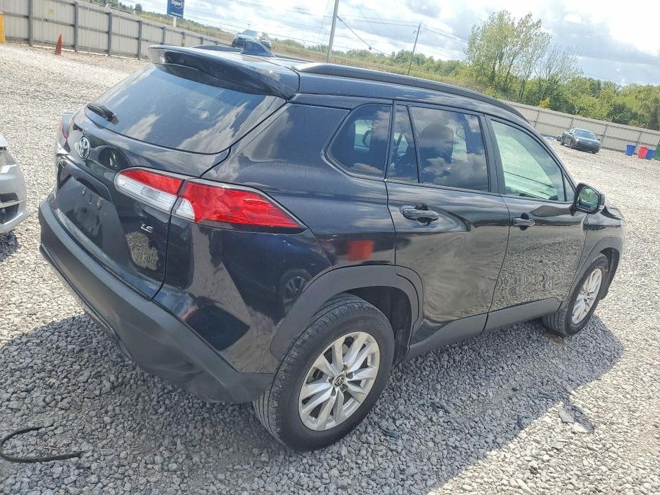 2022 TOYOTA COROLLA CROSS LE 3