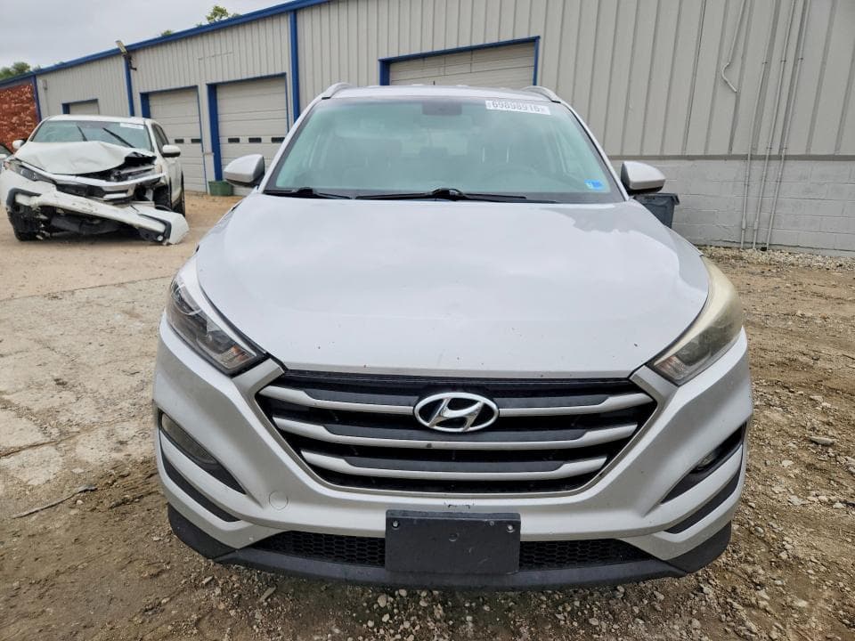 2017 HYUNDAI TUCSON SE 5