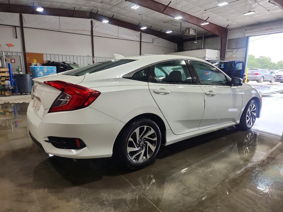 2017 HONDA CIVIC EX 3