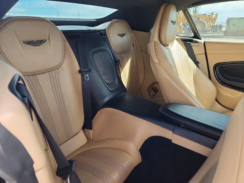 2019 ASTON MARTIN DB11 10