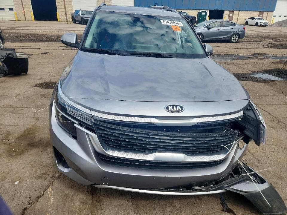 2021 KIA SELTOS S 5