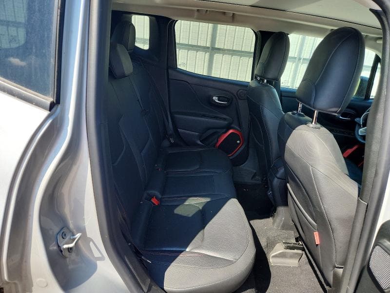 2018 JEEP RENEGADE TRAILHAWK 11