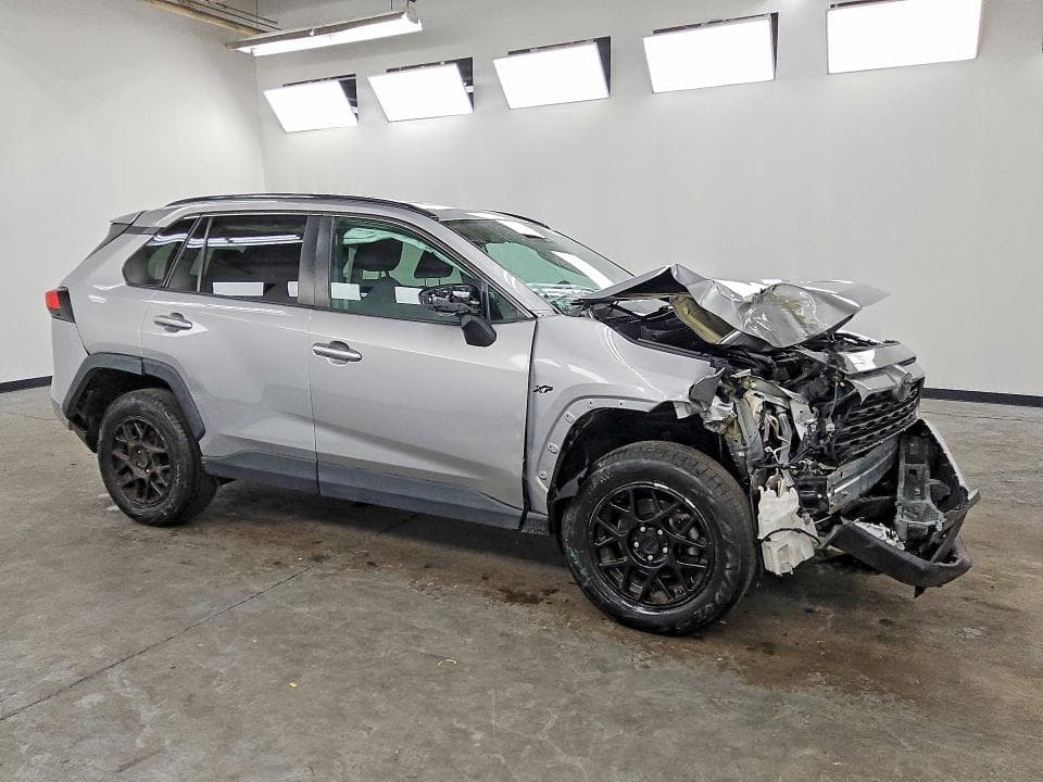 2021 TOYOTA RAV4 LE 4