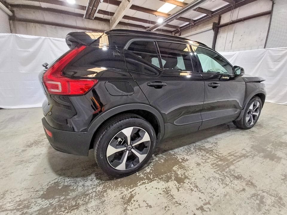 2026 VOLVO XC40 PLUS 3