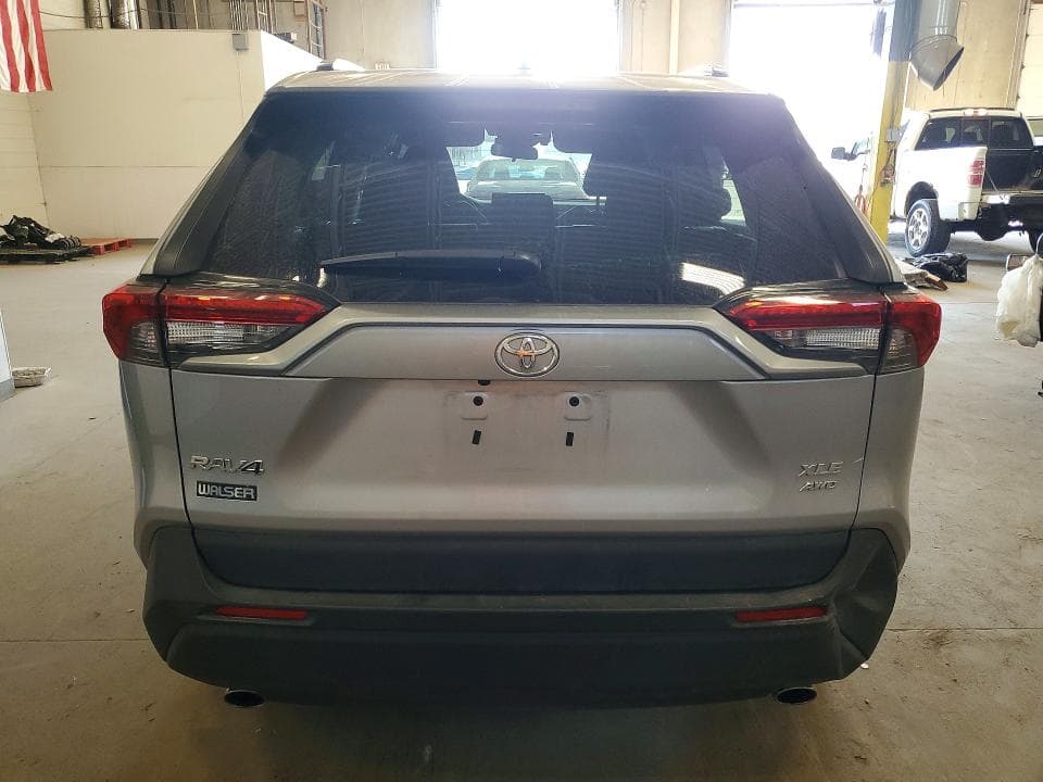 2021 TOYOTA RAV4 XLE 6