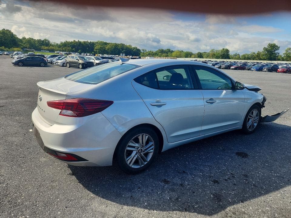 2020 HYUNDAI ELANTRA SEL 3