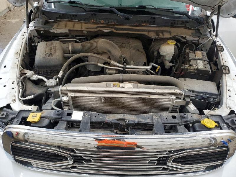 2019 RAM 1500 CLASSIC SLT 11