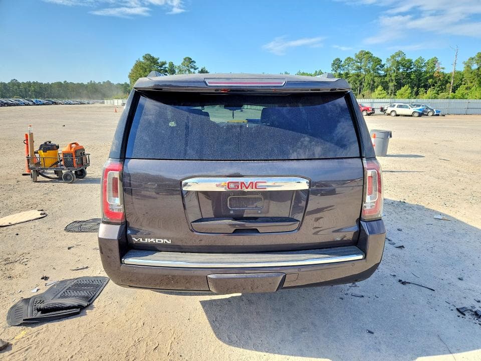 2017 GMC YUKON DENALI 6