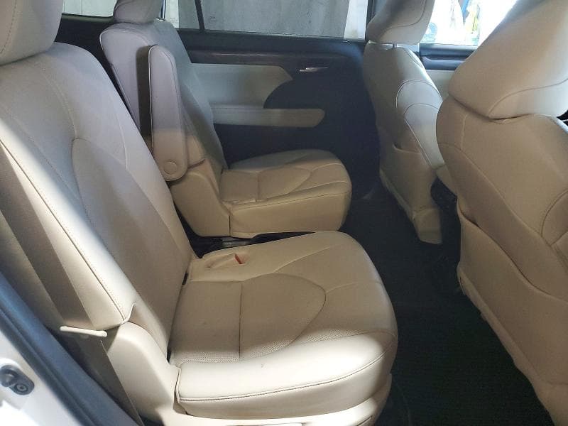 2023 TOYOTA HIGHLANDER HYBRID PLATINUM 11