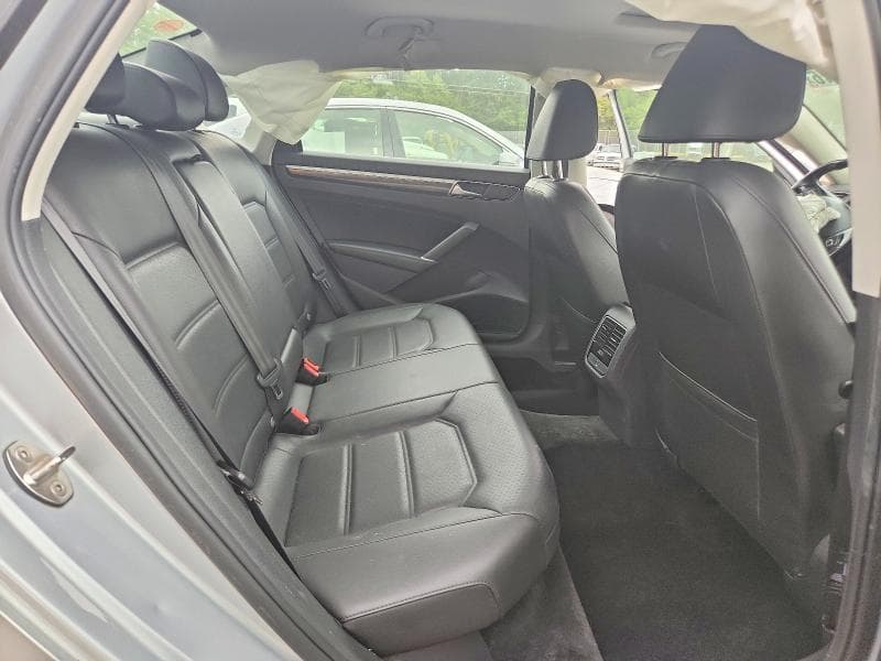2018 VOLKSWAGEN PASSAT SE 10
