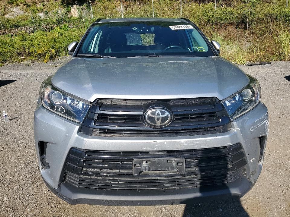 2019 TOYOTA HIGHLANDER SE 5