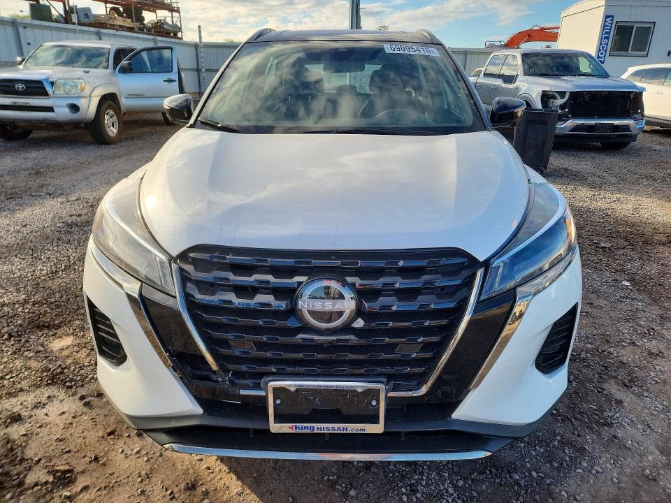 2024 NISSAN KICKS SR 5