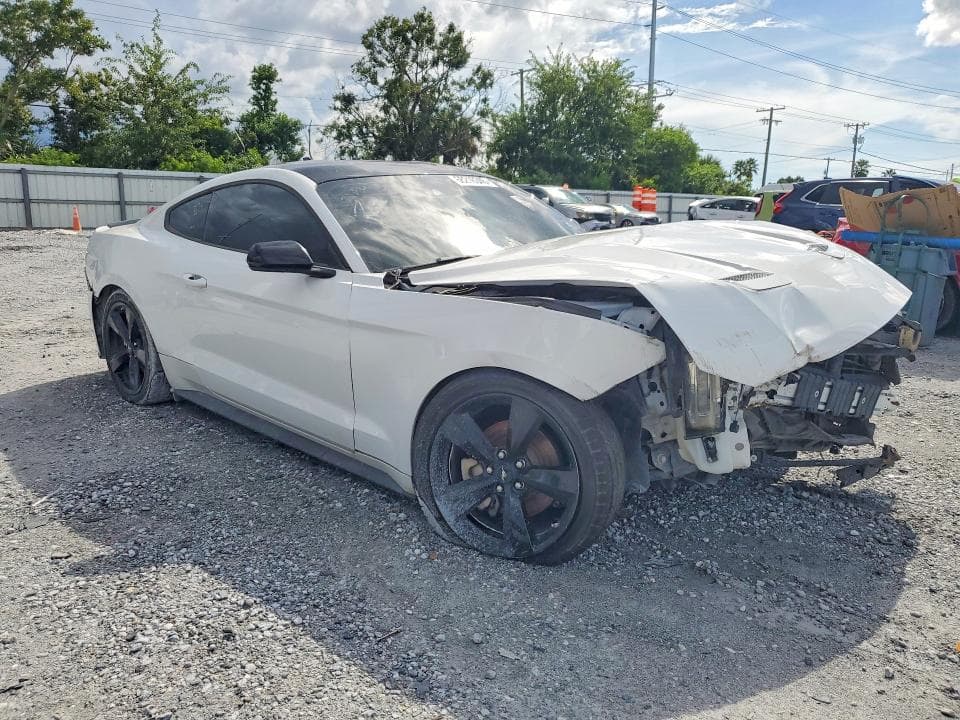 2021 FORD MUSTANG 4