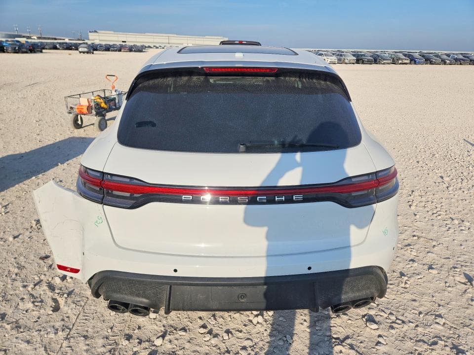 2025 PORSCHE MACAN BASE 6