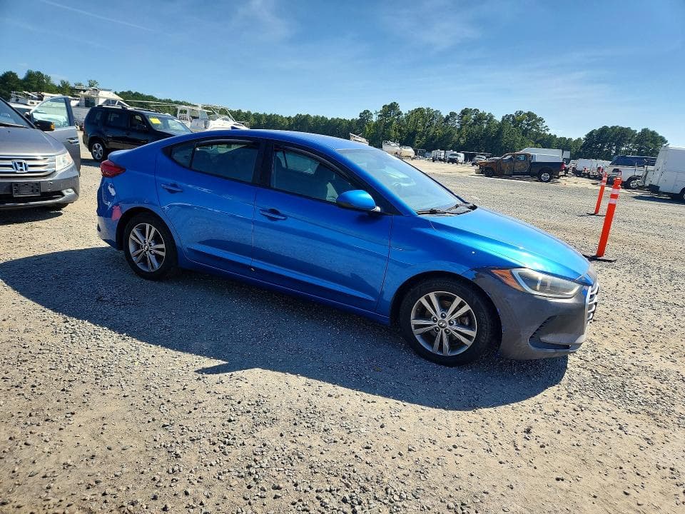 2017 HYUNDAI ELANTRA SE 4