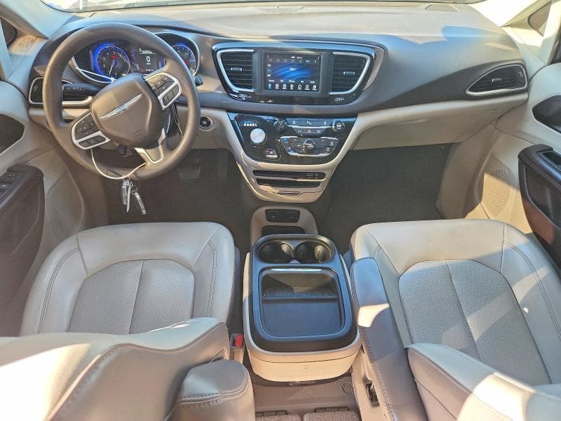 2020 CHRYSLER VOYAGER LXI 8
