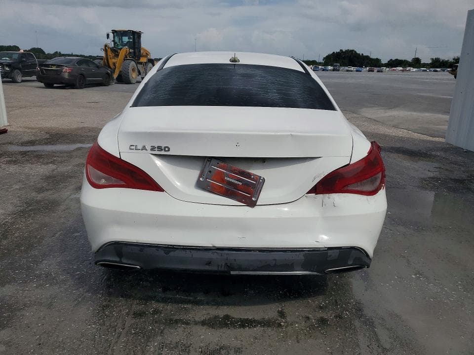2018 MERCEDES-BENZ CLA 250 6