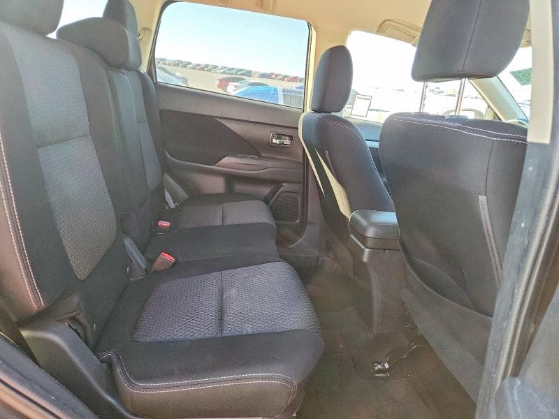 2018 MITSUBISHI OUTLANDER SE 11