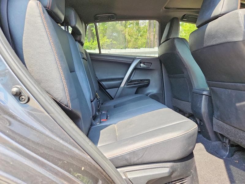 2017 TOYOTA RAV4 HV SE 11