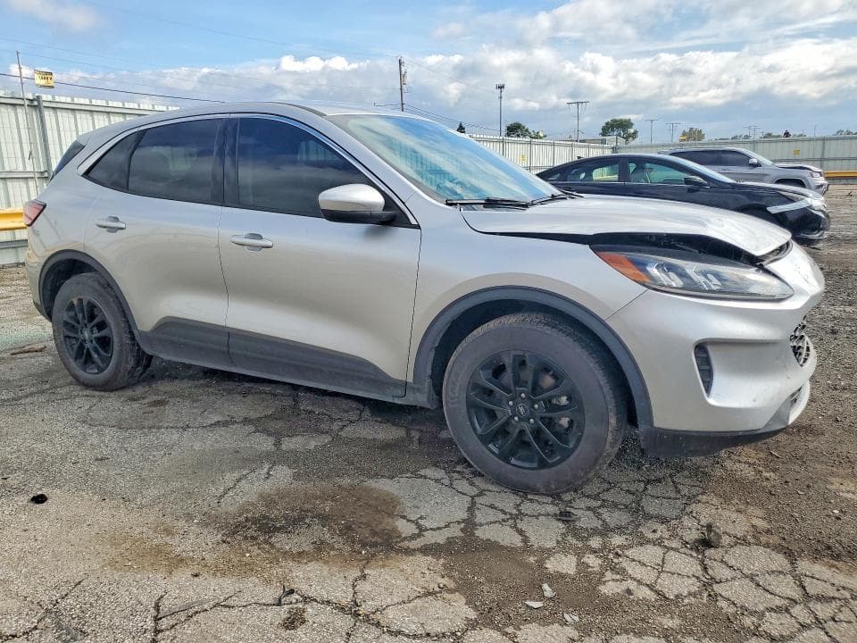 2020 FORD ESCAPE SE 4