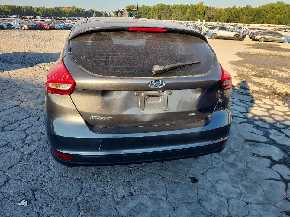 2017 FORD FOCUS SE 6