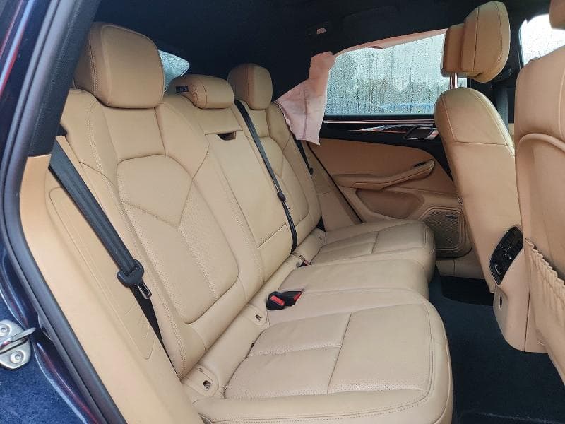 2018 PORSCHE MACAN 11