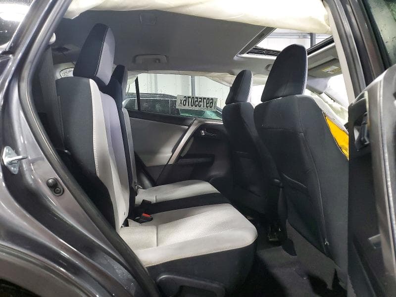 2017 TOYOTA RAV4 XLE 11