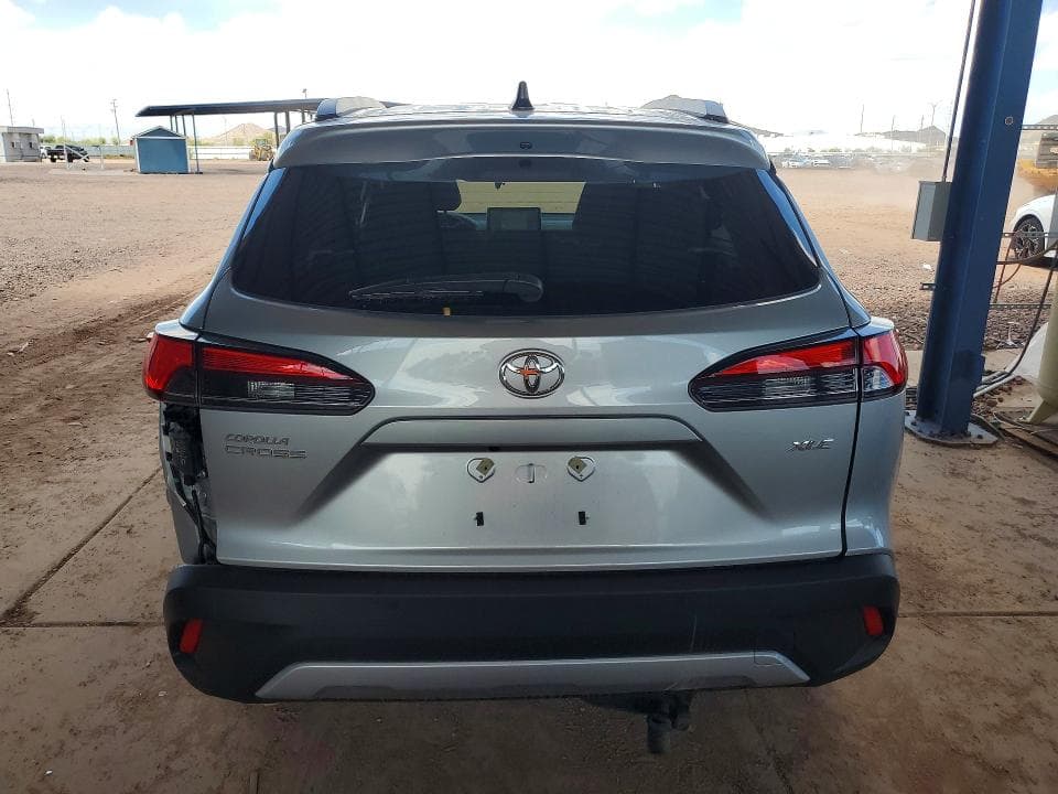 2026 TOYOTA COROLLA CROSS XLE 6